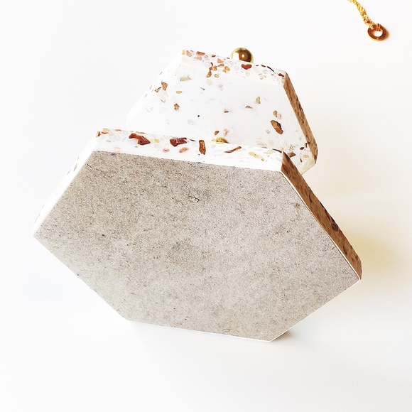 ๐ GENUINE MARBLE HEXAGON 2 TIER JEWELY STAND GOLD HARDWARE VINTAGE REVIVAL - Picture 7 of 8